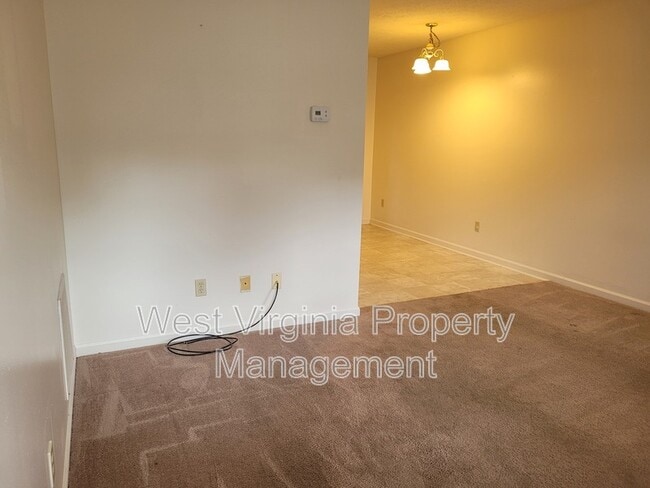 Building Photo - 160 Cardinal Wy
