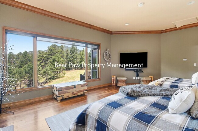 Building Photo - "Spacious 6-Bedroom Retreat with 7 Luxurious Bathrooms off Upper Bear Creek!"