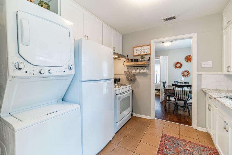 Building Photo - 1201 W Alan Ave