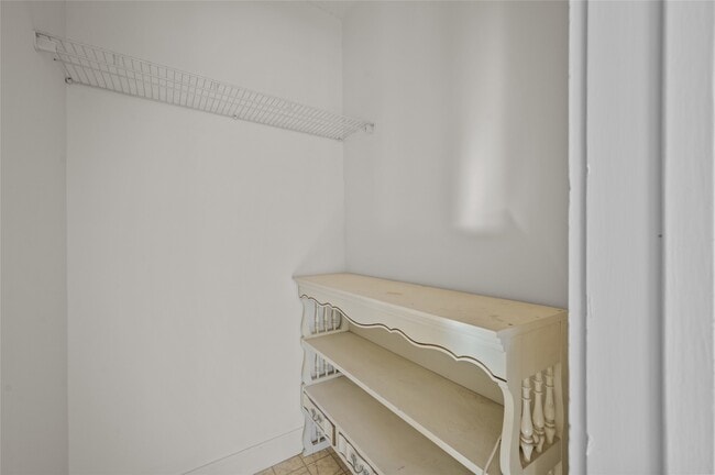 Building Photo - 1819 Sul Ross St