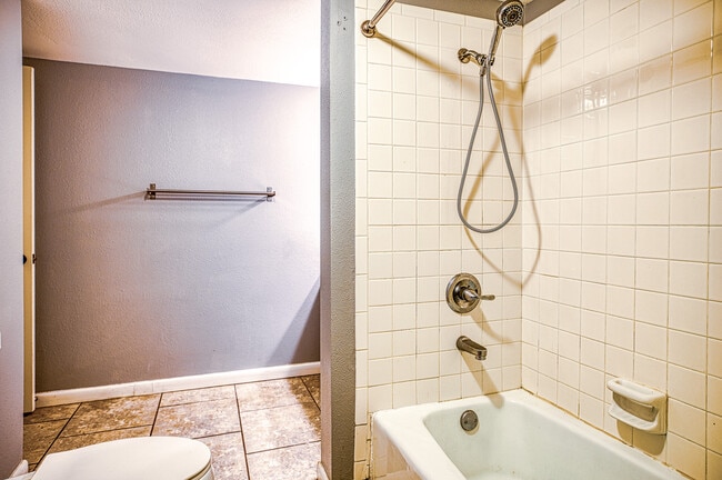 Building Photo - 75 Perralena Way