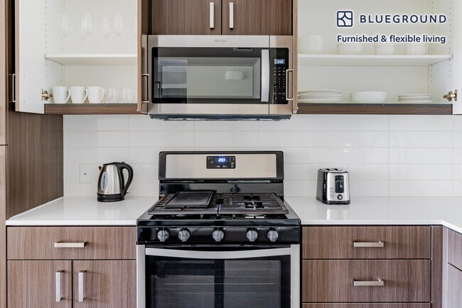 Building Photo - 3560 Rambla Pl