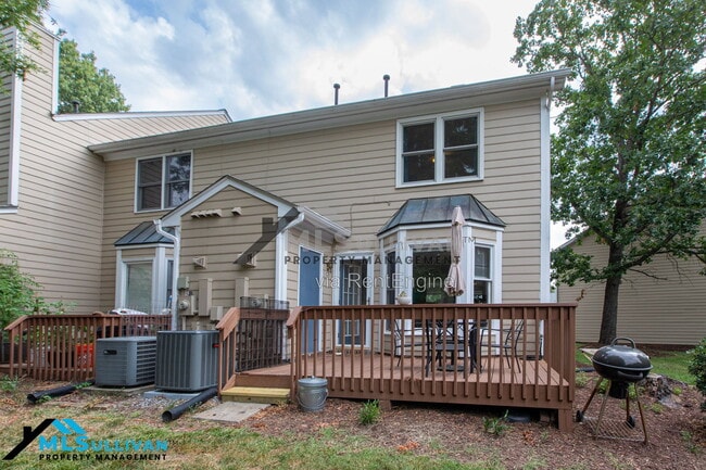 Building Photo - 208 Standish Dr