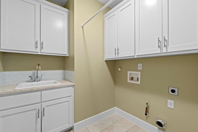 Building Photo - 2609 Oak Haven Dr