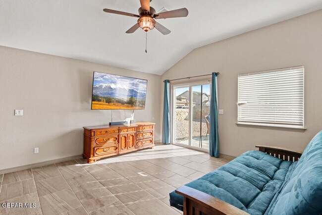 Building Photo - 13960 Lago Vista Ave