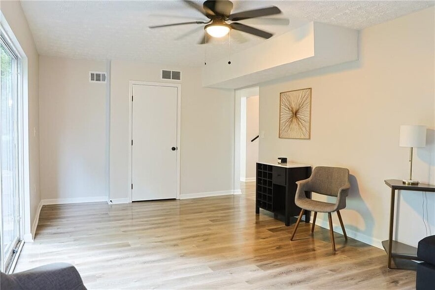 Building Photo - 4411 Flakes Mill Rd