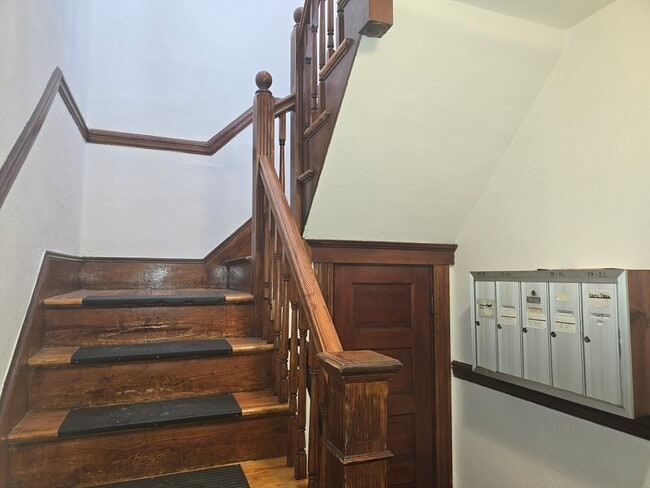 Building Photo - 17 Grafton St