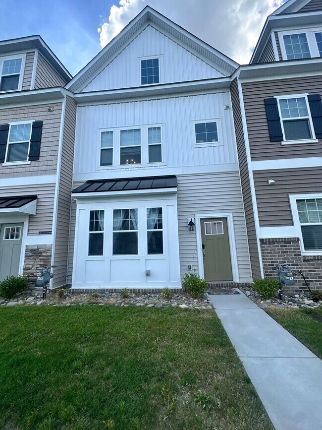 Primary Photo - New construction 3 bedroom, 3.5 bathroom c...
