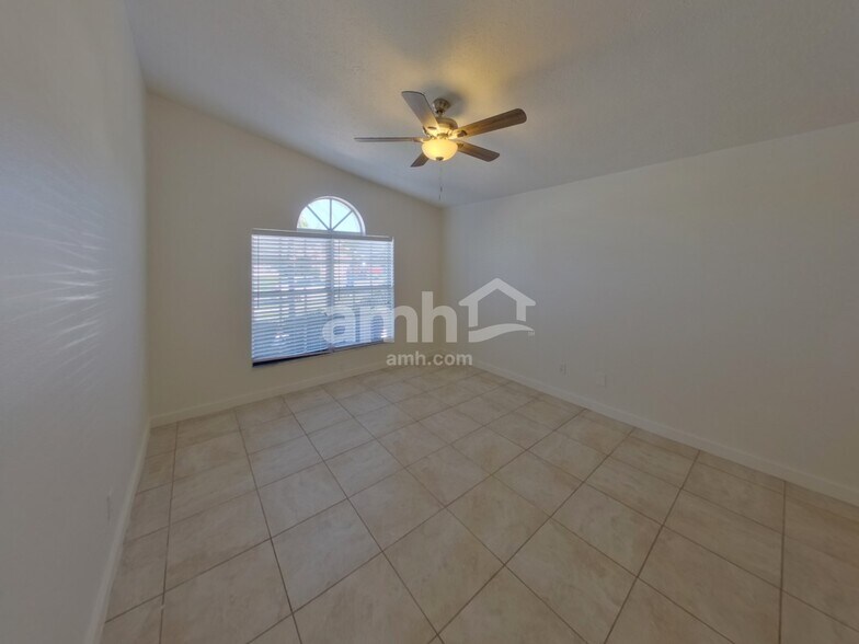 Building Photo - 6707 64th Ln E