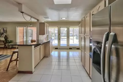 Building Photo - 713 Montclaire Dr NE