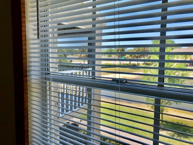 Building Photo - 150 Santa Clara Dr