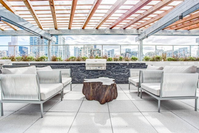 Building Photo - 858 N Orleans St