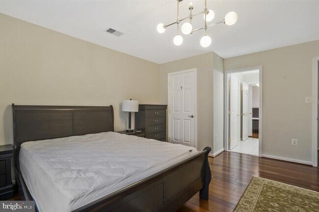 Building Photo - 2393 Watters Glen Ct