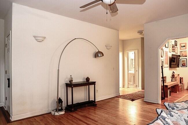 Building Photo - Amazing sunsets at this waterfront home