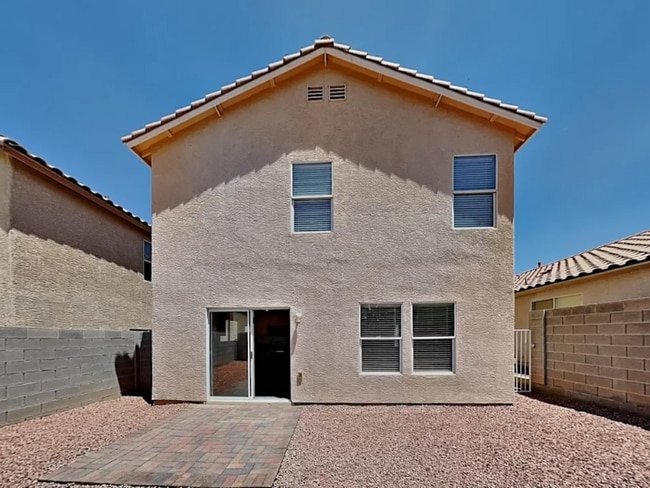Building Photo - 9804 Grand Fir Ct