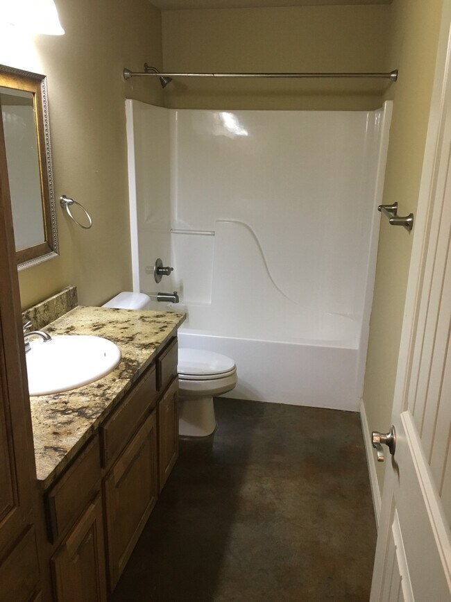 Building Photo - 4109 W Stoney Bend Dr
