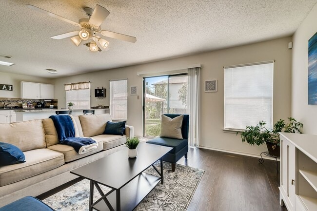 Building Photo - BEAUTIFUL HOME  |  OPEN CONCEPT  |  3 LIVING AREAS  |  FURNISHED OPTION  |  NEAR SCHOOLS & SHOPPING