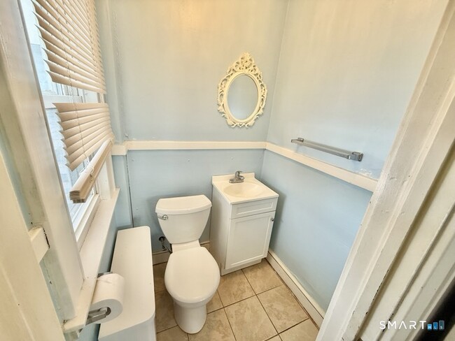 Building Photo - 26 Bridgeport Ave