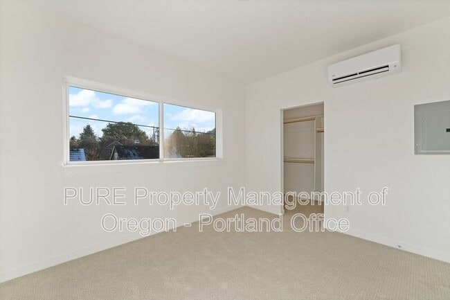 Building Photo - 725 SE 78th Ave