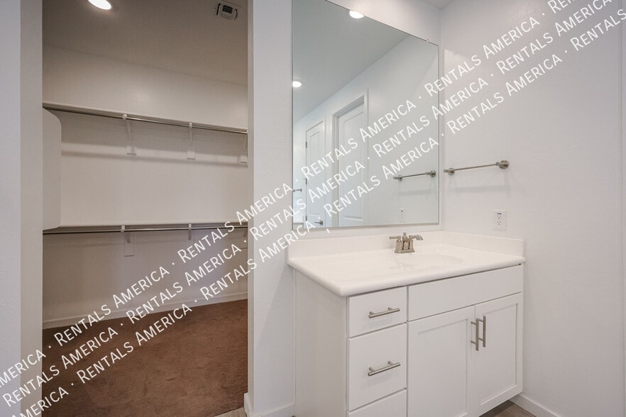 Building Photo - 40622 W Williams Way