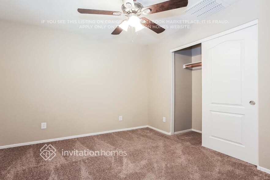 Building Photo - 2241 S Buckaroo Trail