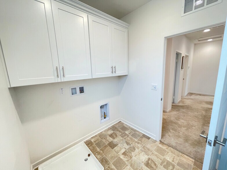 Building Photo - 13863 Prickly Pear Ln