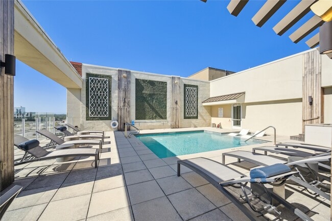 Building Photo - 9870 Gaylord Dr