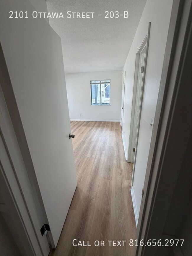 Building Photo - 2101 Ottawa St