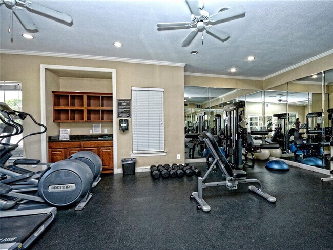 Building Photo - 6000 Shepherd Mountain Cove