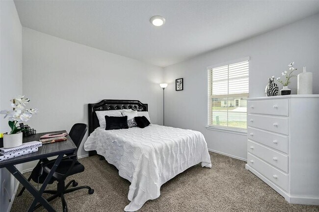 Building Photo - 1045 Taggart Trail