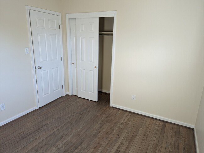 Building Photo - 1836 Perryville Rd