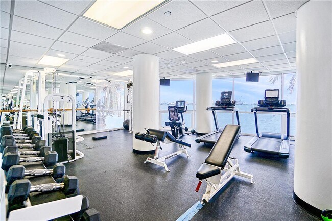 Building Photo - 770 Claughton Island Dr