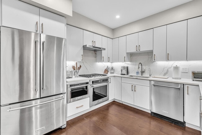 Building Photo - 746 NE 16th Terrace