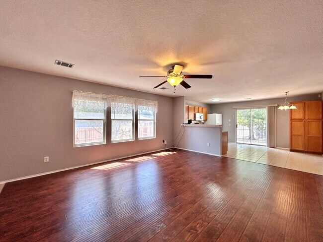 Building Photo - 3 Bed | 2 Bath – Cozy One-Level Home with ...