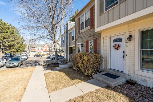 Building Photo - 3612 Queen Anne Way