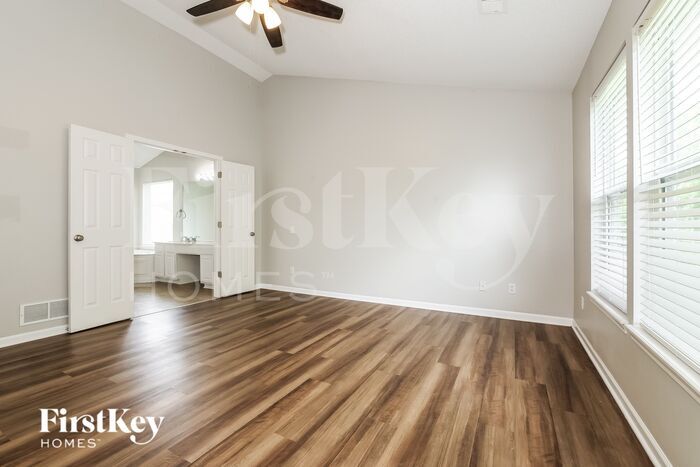 Building Photo - 914 NE 93rd Ct