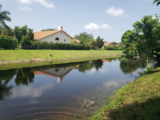 Building Photo - 12252 Royal Palm Blvd