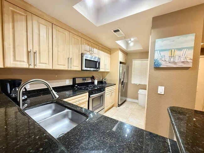 Building Photo - Meridian FURNISHED 2 BDR /2 BATH Luxury Co...