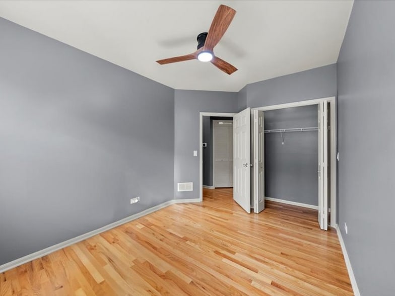 Building Photo - 6617 S Ingleside Ave