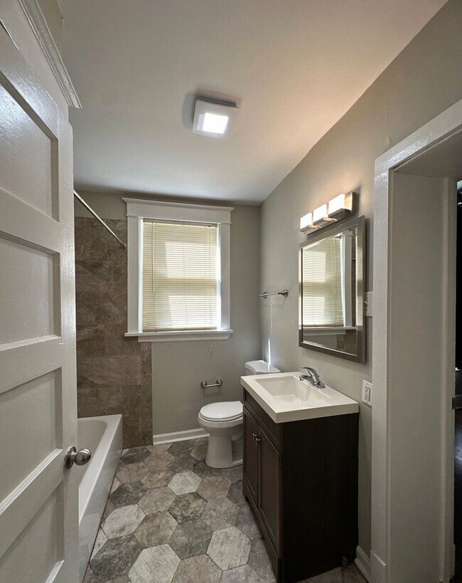 Building Photo - Gorgeous 4 Bedroom Home Now Available!!