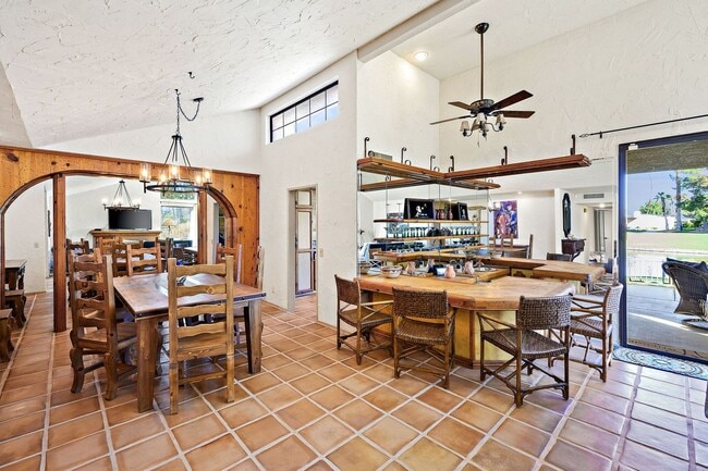 Building Photo - Spacious Two Bedroom Condo in Gated Commun...