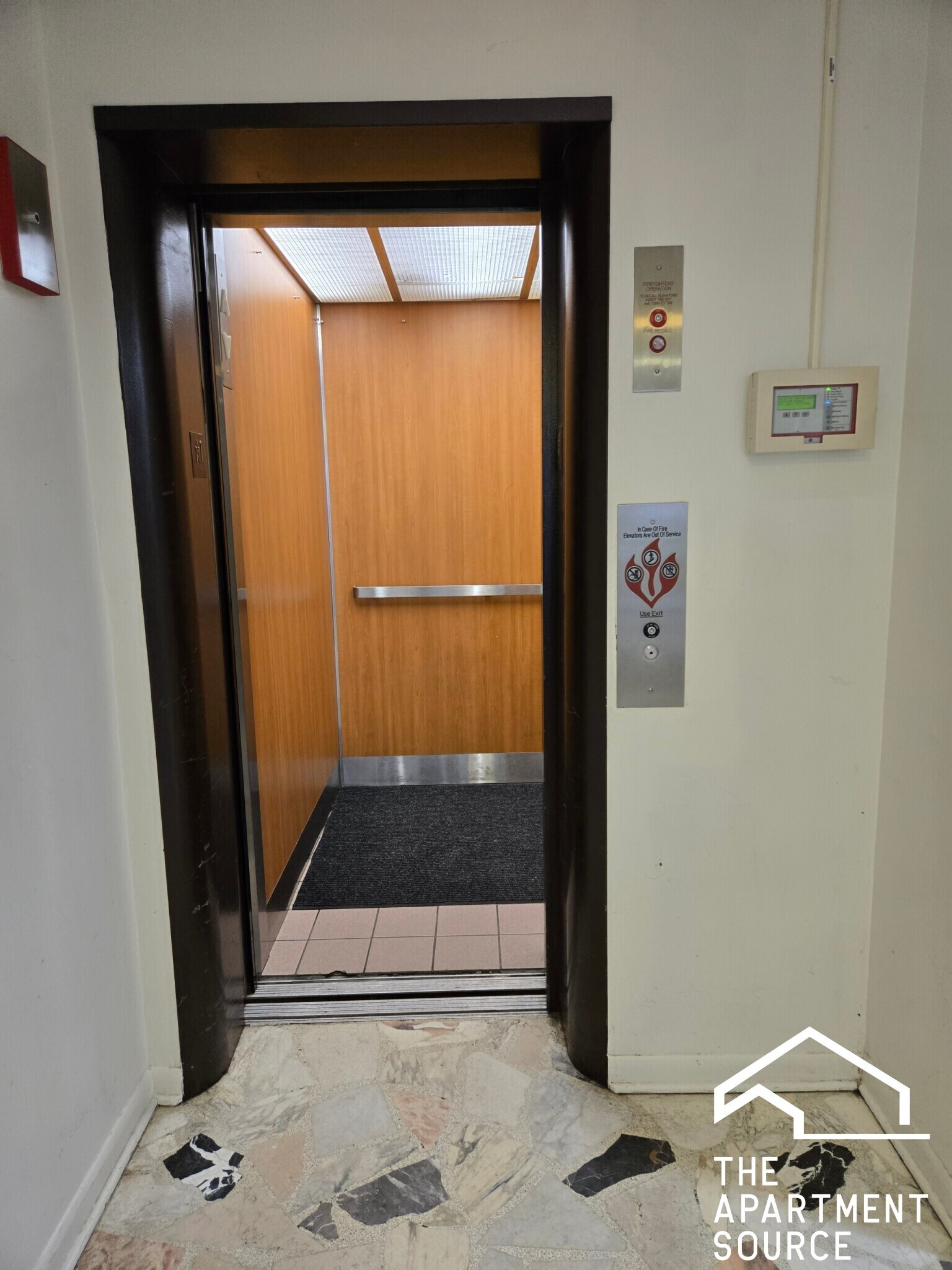 Building Photo - 420 W Aldine Ave