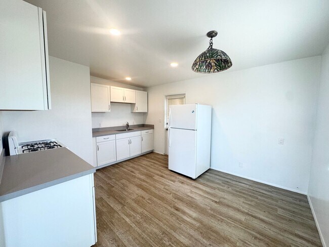 Building Photo - Cozy 2 Bedroom 1 Bathroom in Morongo Valle...