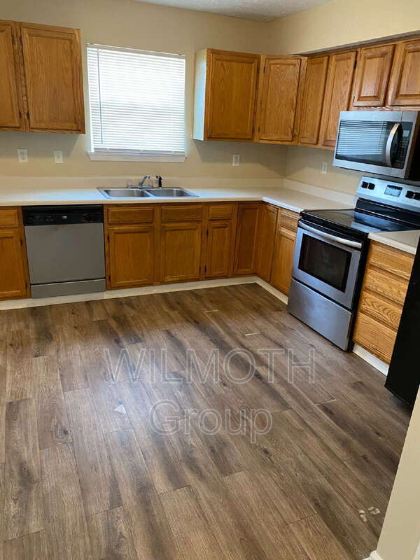 Building Photo - 2265 Valley Creek E Ln