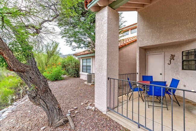Building Photo - 6414 N Tierra De Las Catalinas