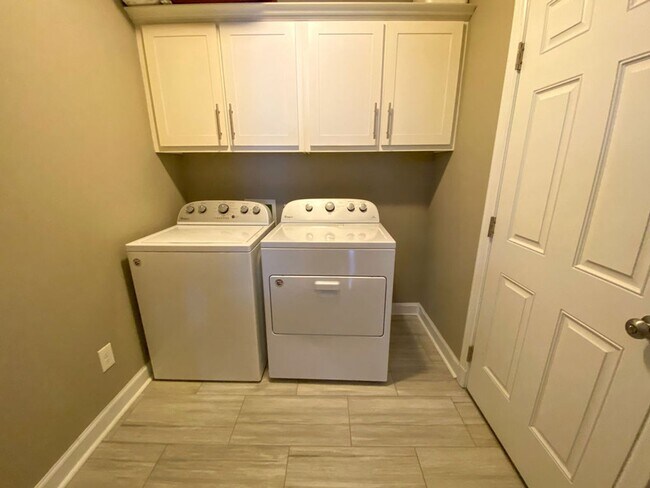 Building Photo - Nicely updated home in High Point Terrace