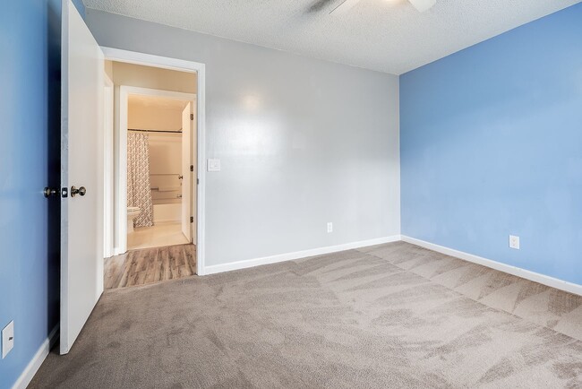 Building Photo - 118 Laurelwood Dr