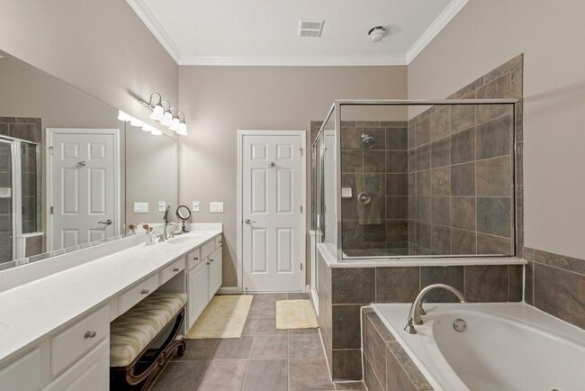 Building Photo - 1467 Wembley Ct NE