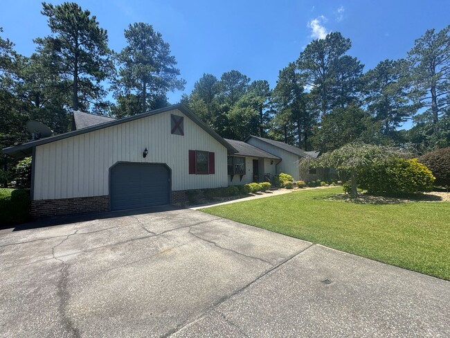 Primary Photo - Charming 3 Bed 2.5 Bath Fayetteville Home