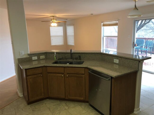 Building Photo - 1617 Gaylord Dr